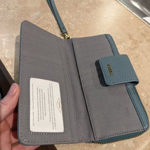 **NEW** Women's Fossil Wristlet Wallet, blue leather